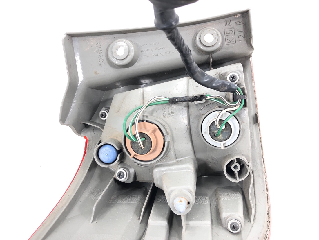 Стоп-сигнал правый Wish 2009 ZGE20 2ZRFE