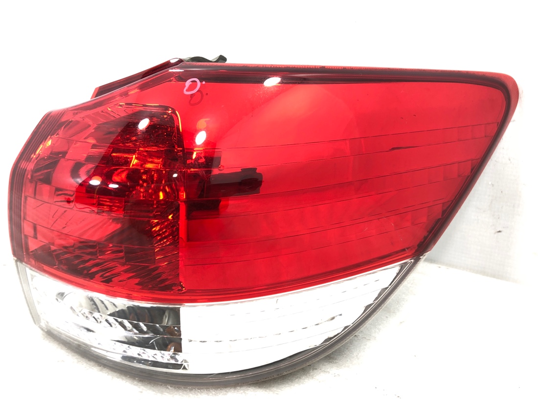 Стоп-сигнал правый Wish 2009 ZGE20 2ZRFE Стоп-сигнал правый Wish 2009 ZGE20 2ZRFE