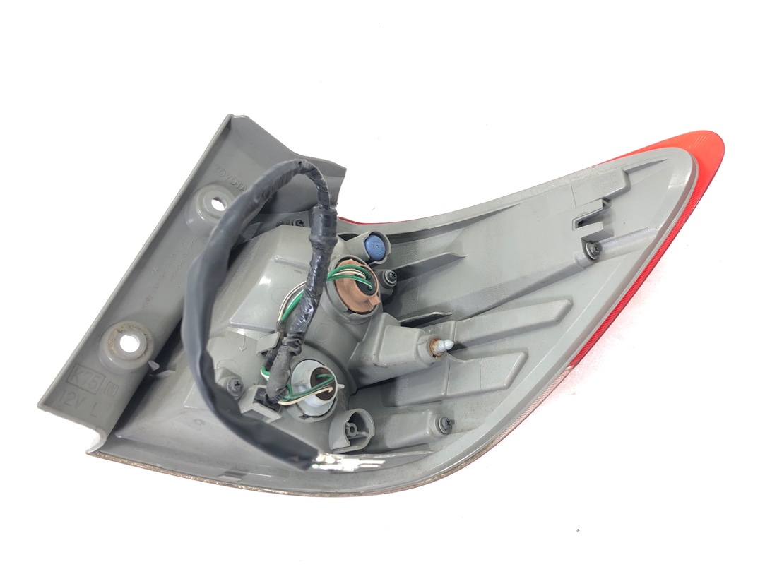 Стоп-сигнал левый Wish 2009 ZGE20 2ZRFE