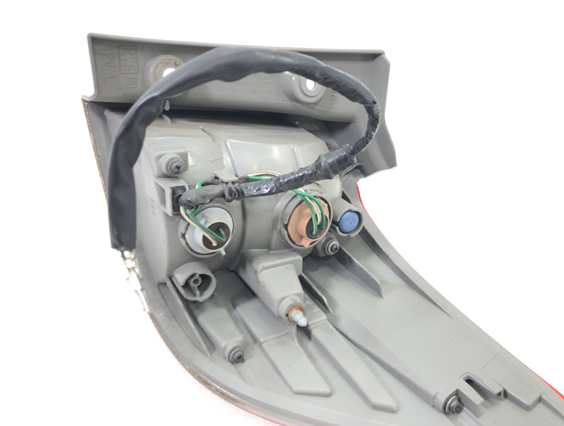 Стоп-сигнал левый Wish 2009 ZGE20 2ZRFE