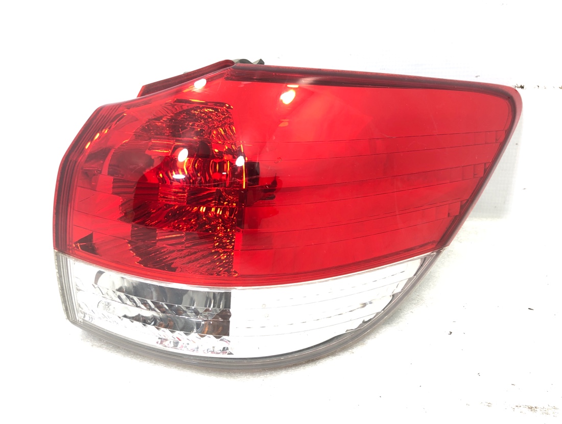 Стоп-сигнал правый Wish 2009 ZGE20 2ZRFE