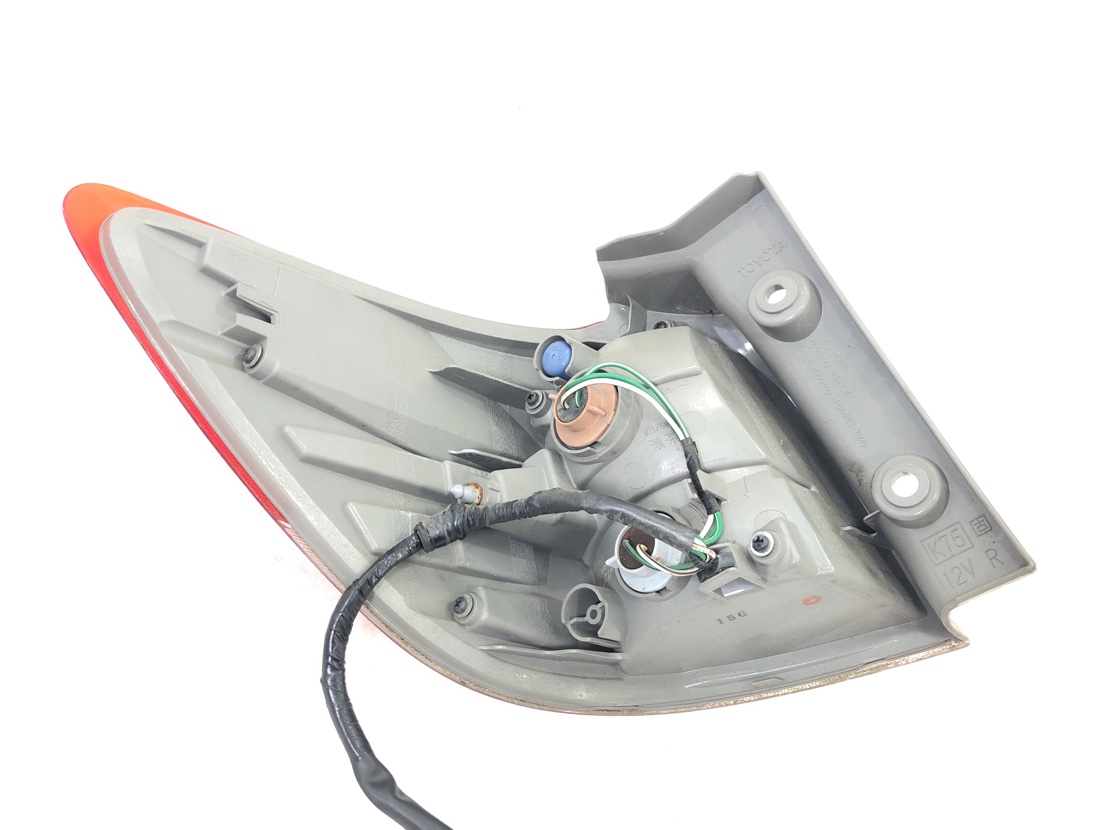 Стоп-сигнал правый Wish 2009 ZGE20 2ZRFE