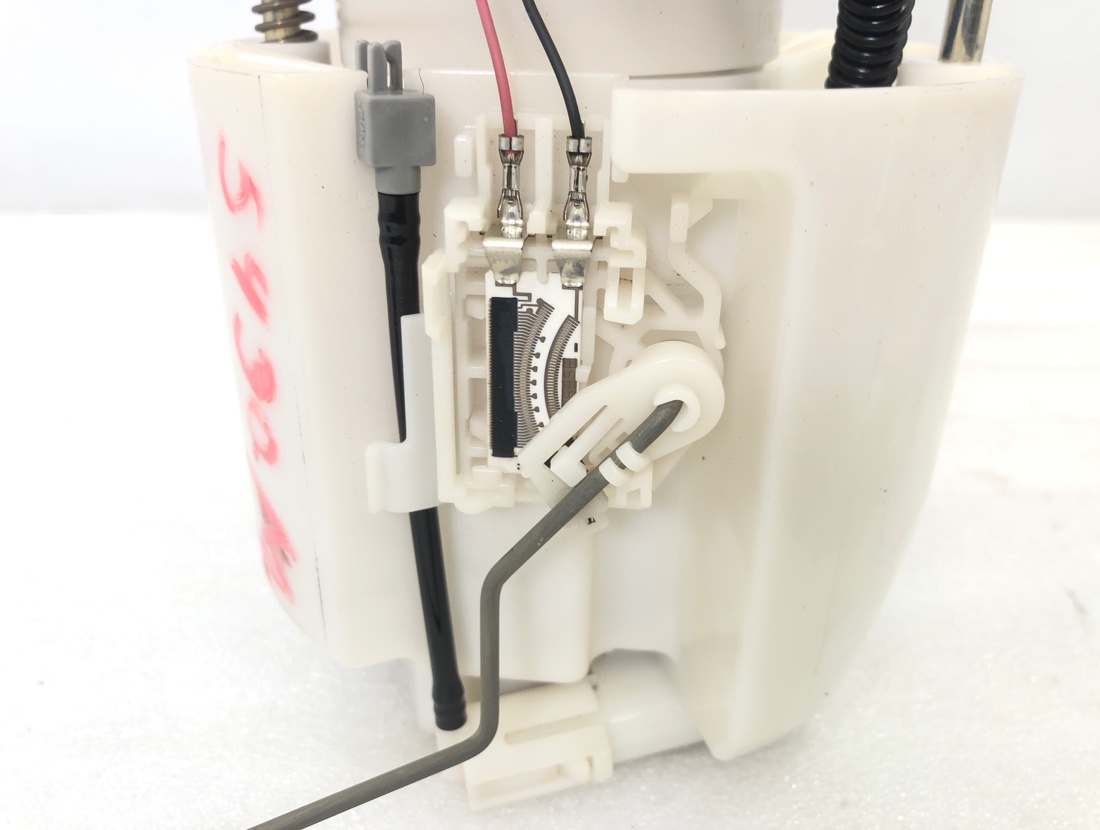 Топливный насос Axela 2008 BK3P Топливный насос Axela 2008 BK3P