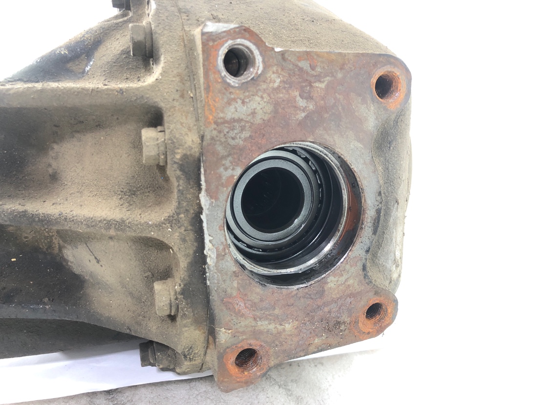 Редуктор передний Bighorn 1996 UBS69GW 4JG2 Редуктор передний Bighorn 1996 UBS69GW 4JG2