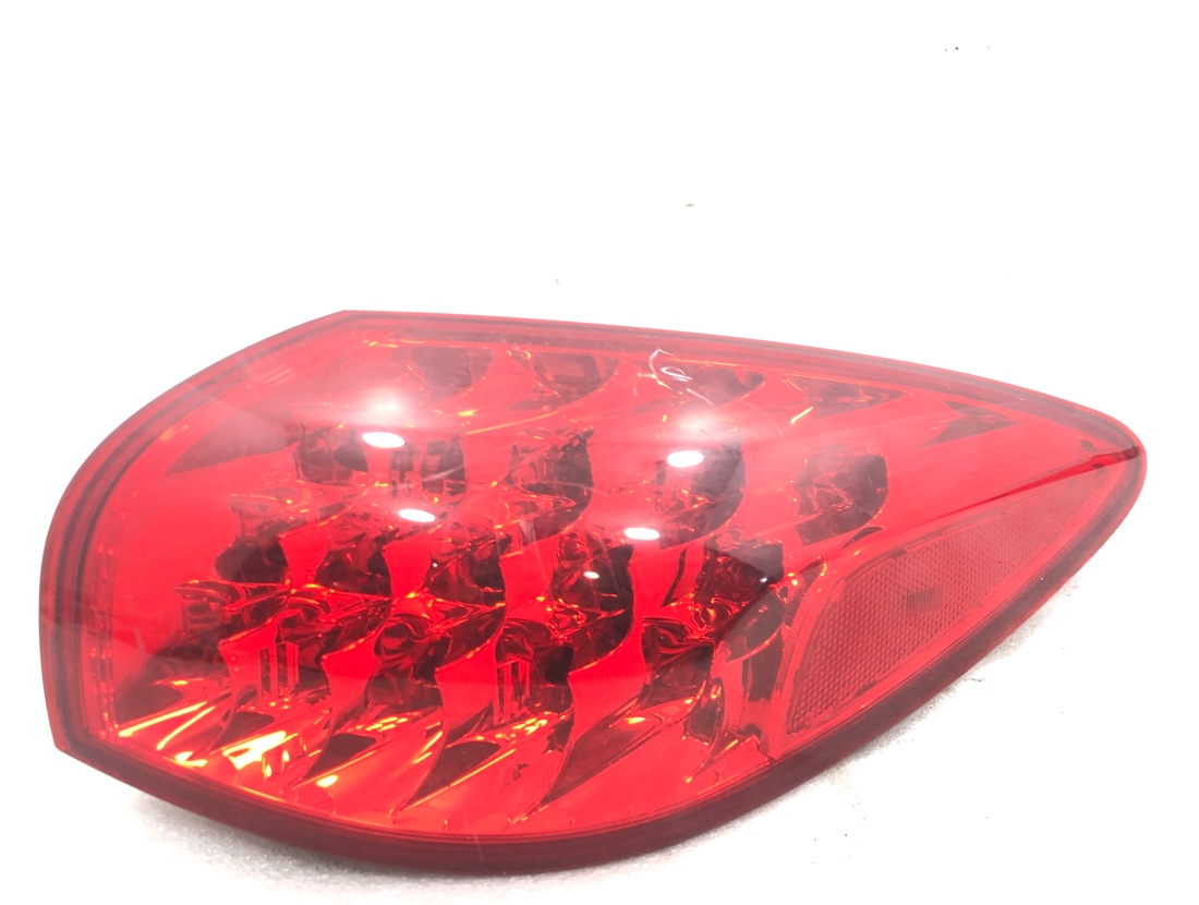 Запчасть стоп-сигнал правый Nissan Skyline Crossover 2008 J50 VQ37VHR 265401BA1A контрактная Стоп-сигнал правый Nissan Skyline Crossover 2008 J50 VQ37VHR 265401BA1A контрактная