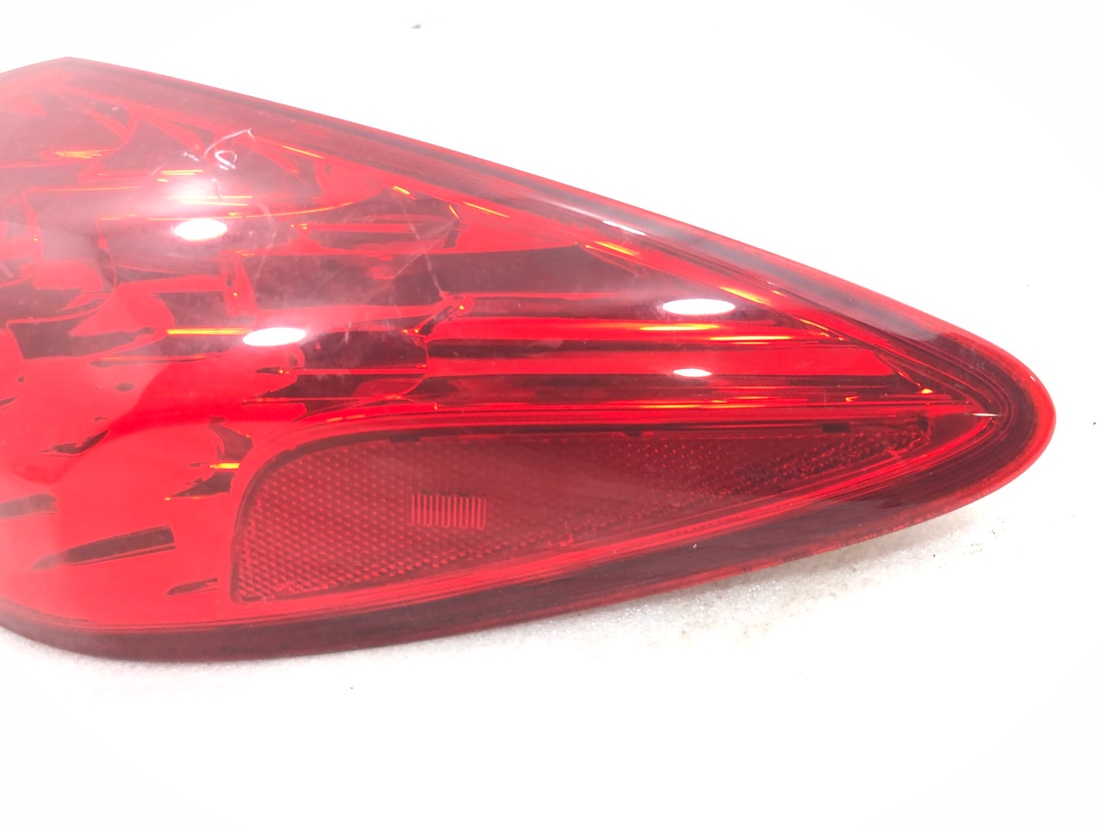 Стоп-сигнал правый Nissan Skyline Crossover J50 VQ37VHR Стоп-сигнал правый Nissan Skyline Crossover J50 VQ37VHR