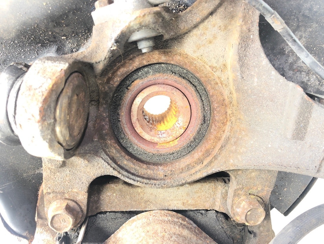 Ступица передняя левая Accord 2000 CF6 F23A