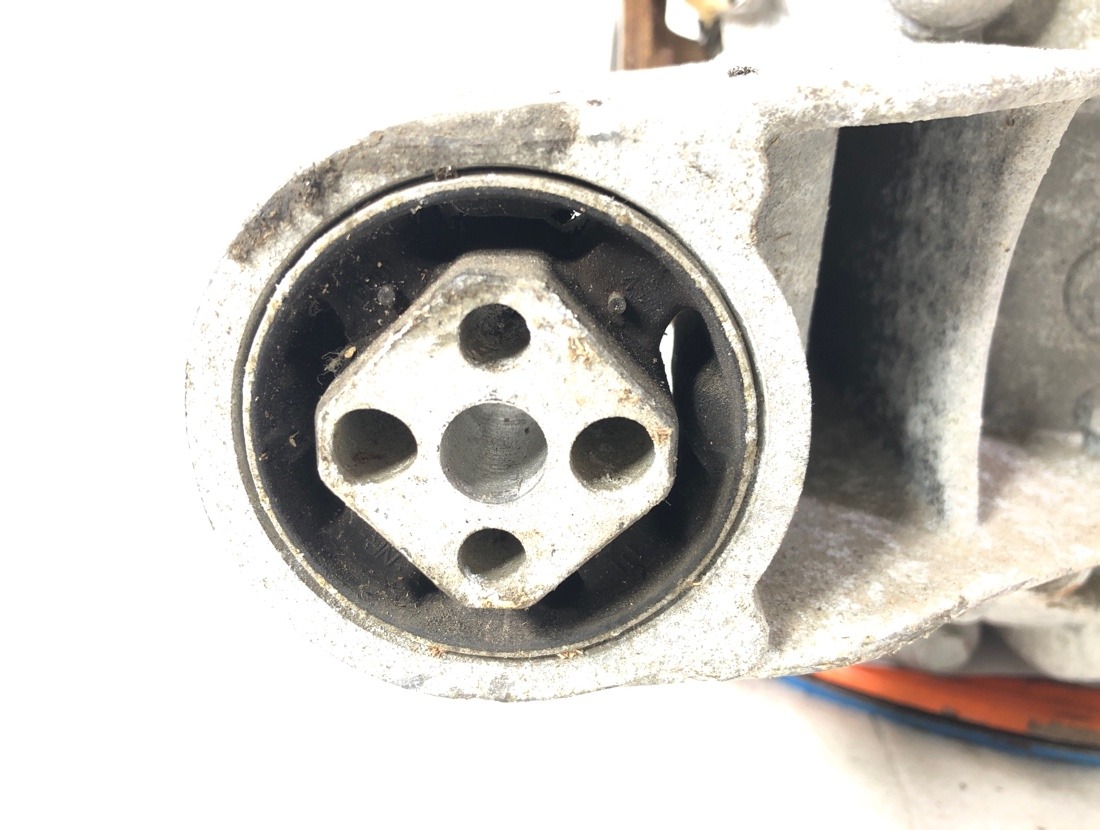 Редуктор задний Touareg 2010 7L7 BHK Редуктор задний Touareg 2010 7L7 BHK