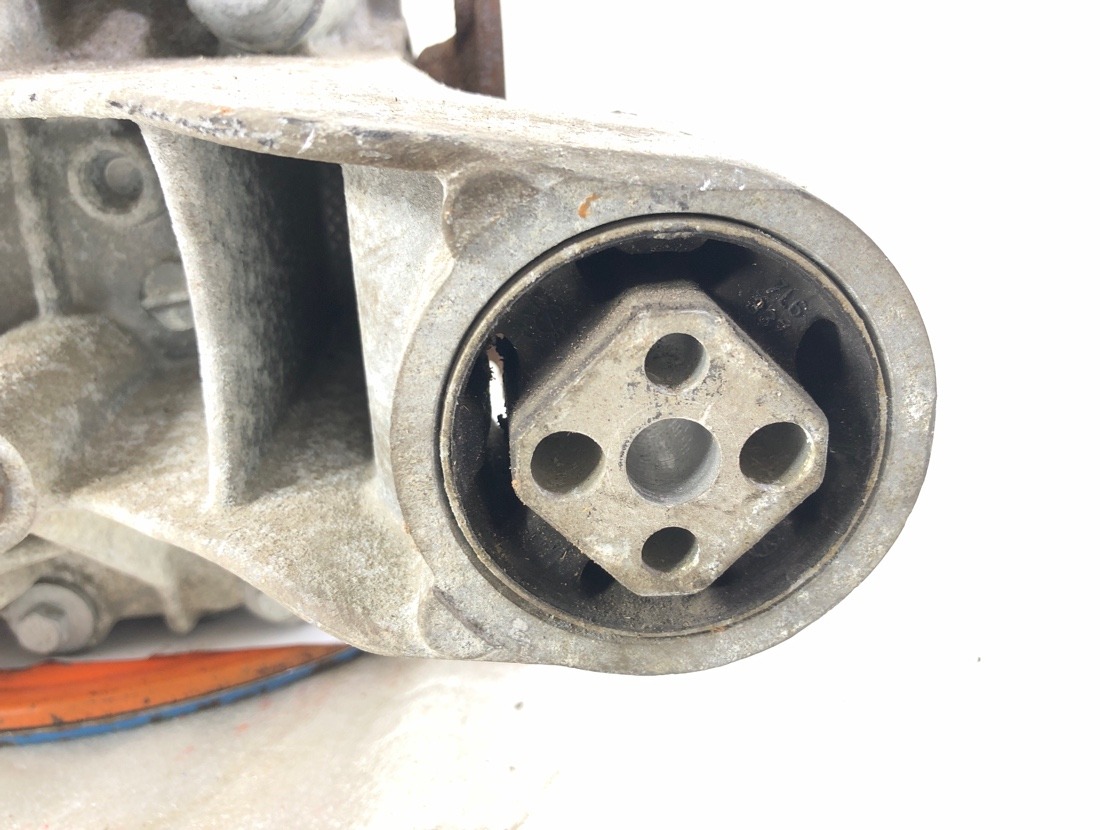 Редуктор задний Touareg 2010 7L7 BHK Редуктор задний Touareg 2010 7L7 BHK