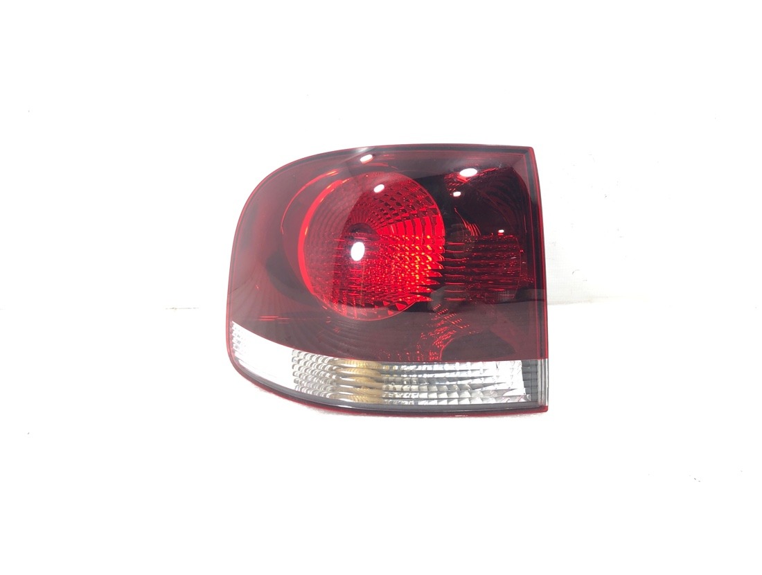 Стоп-сигнал левый Volkswagen Touareg 2008 7L7 BHK контрактная