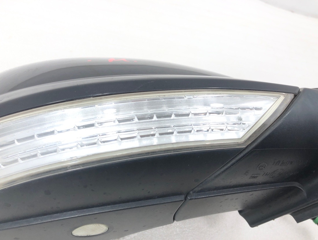 Зеркало правое Touareg 2008 7L6 BHK