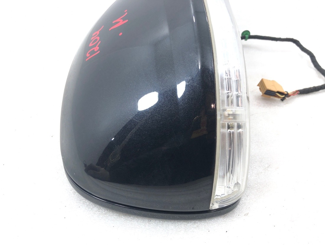 Зеркало правое Touareg 2008 7L6 BHK