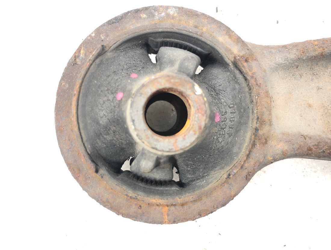 Рычаг передний левый Harrier 2001 MCU15 1MZFE