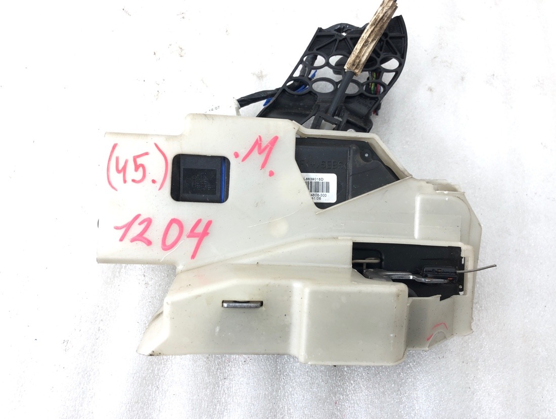 Замок двери передний левый Touareg 2008 7L6 BAR