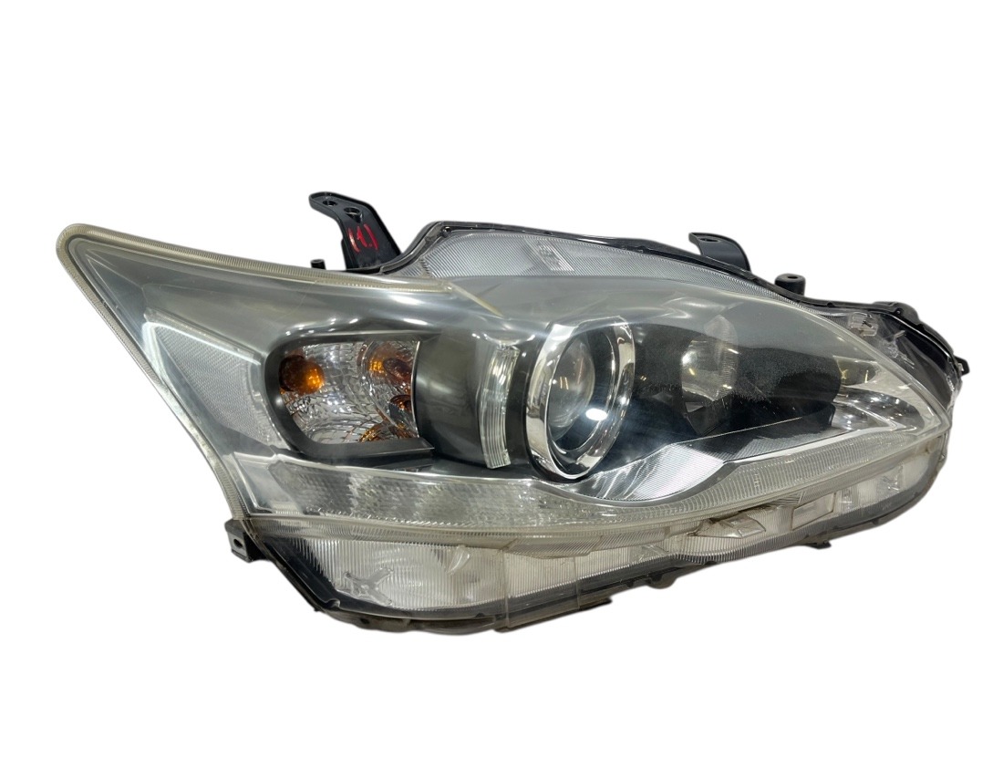 Фара правая Lexus CT200H ZWA10 2ZRFXE