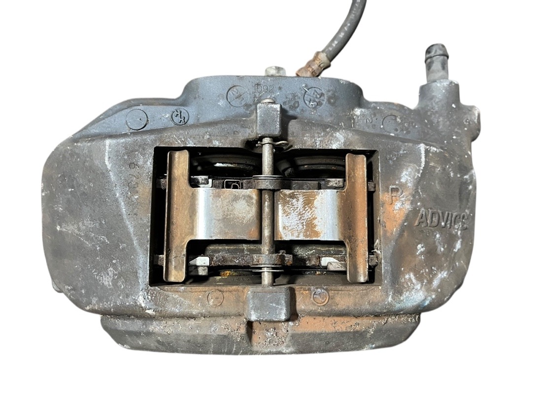 Суппорт передний правый Crown 2006 GRS184 2GRFSE