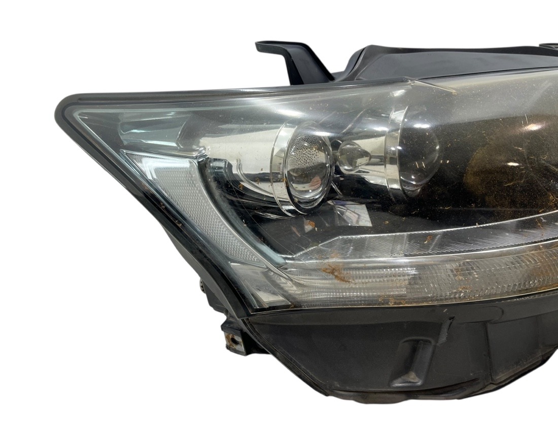 Фара правая CT200H 2012 ZWA10 2ZRFXE