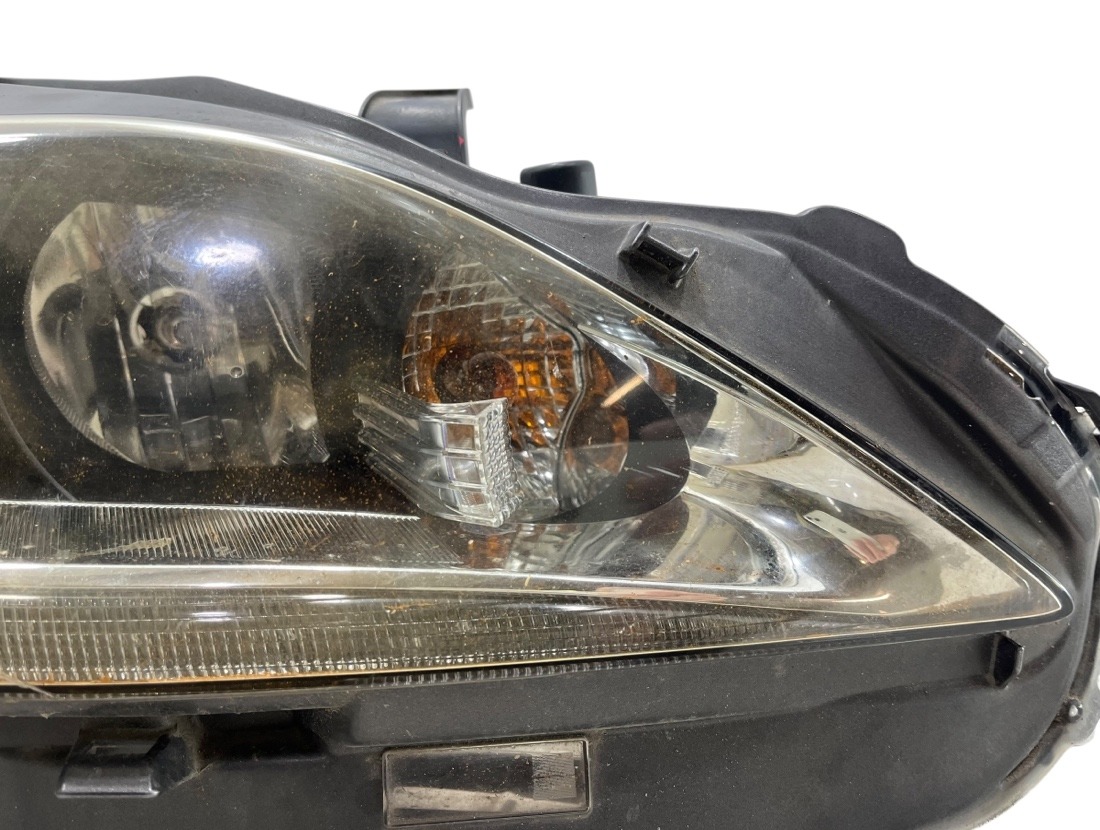 Фара правая CT200H 2012 ZWA10 2ZRFXE