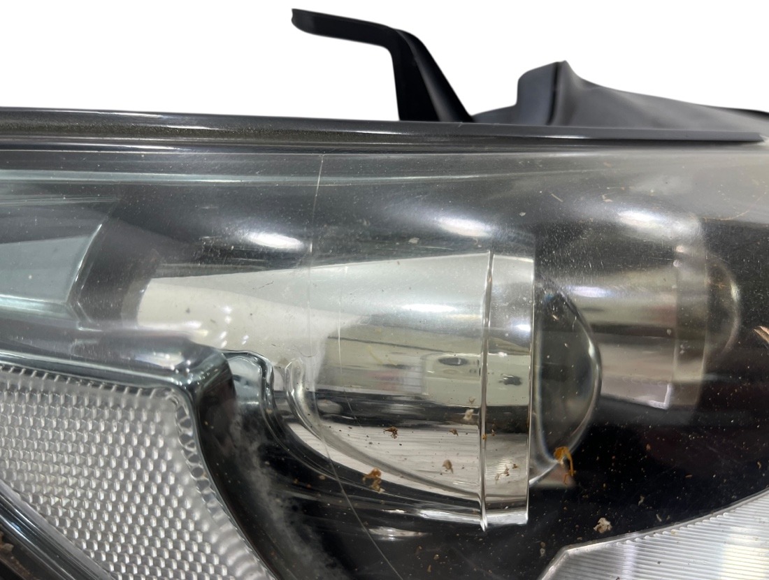 Фара правая CT200H 2012 ZWA10 2ZRFXE