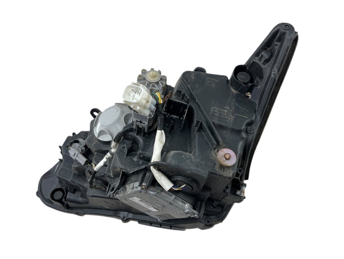 Фара правая CT200H 2012 ZWA10 2ZRFXE