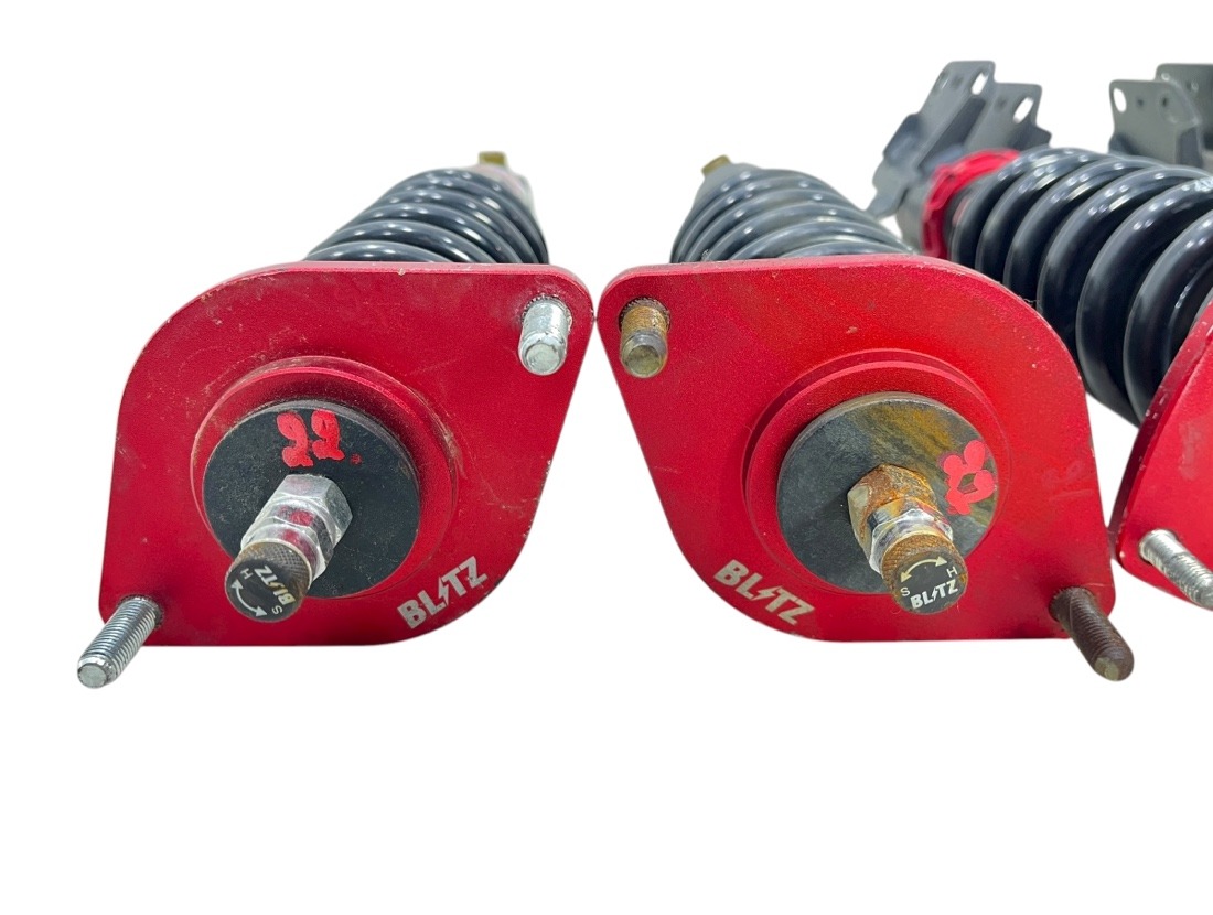 Стойки BLITZ Legacy 2004 BP5 EJ20 Стойки BLITZ Legacy 2004 BP5 EJ20