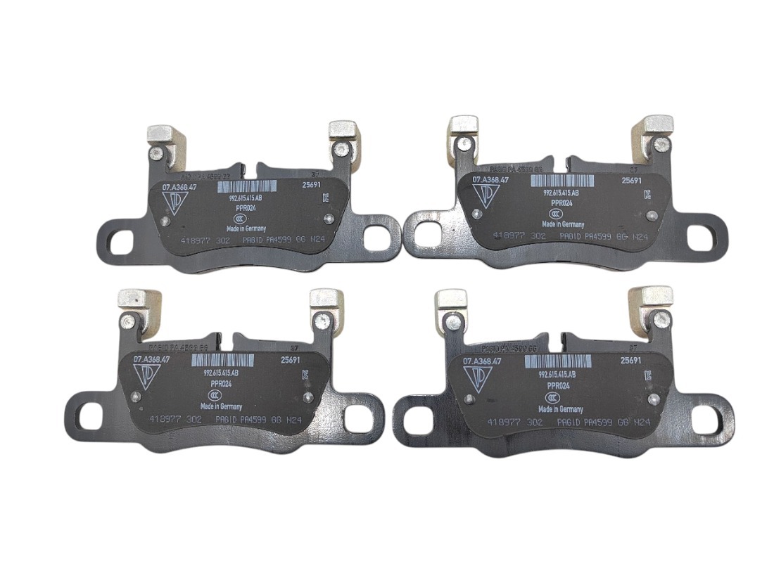 Тормозные колодки задние Porsche 911 2020 992 992698451 новая