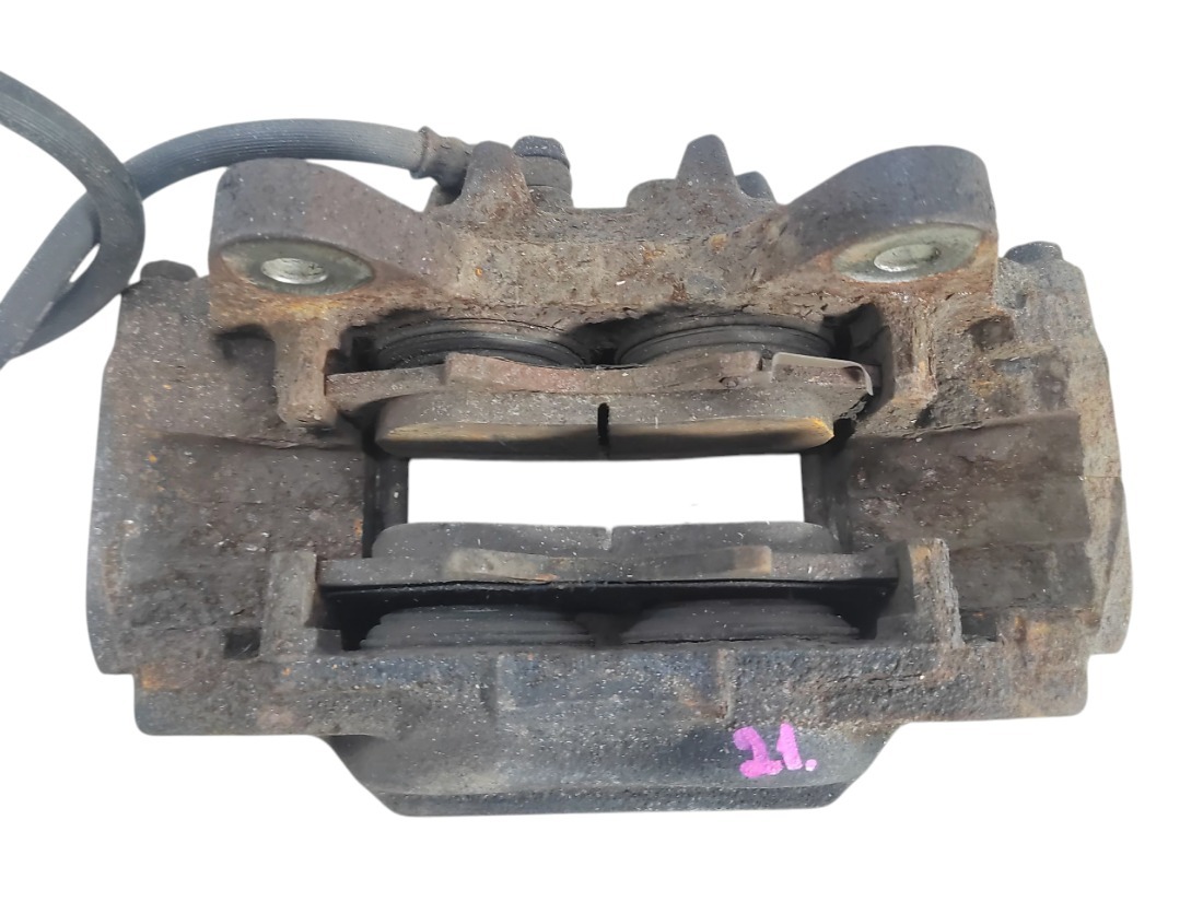 Суппорт передний правый Mitsubishi Pajero V97W 6G75