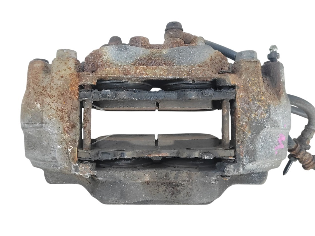 Суппорт передний правый Pajero 2008 V97W 6G75