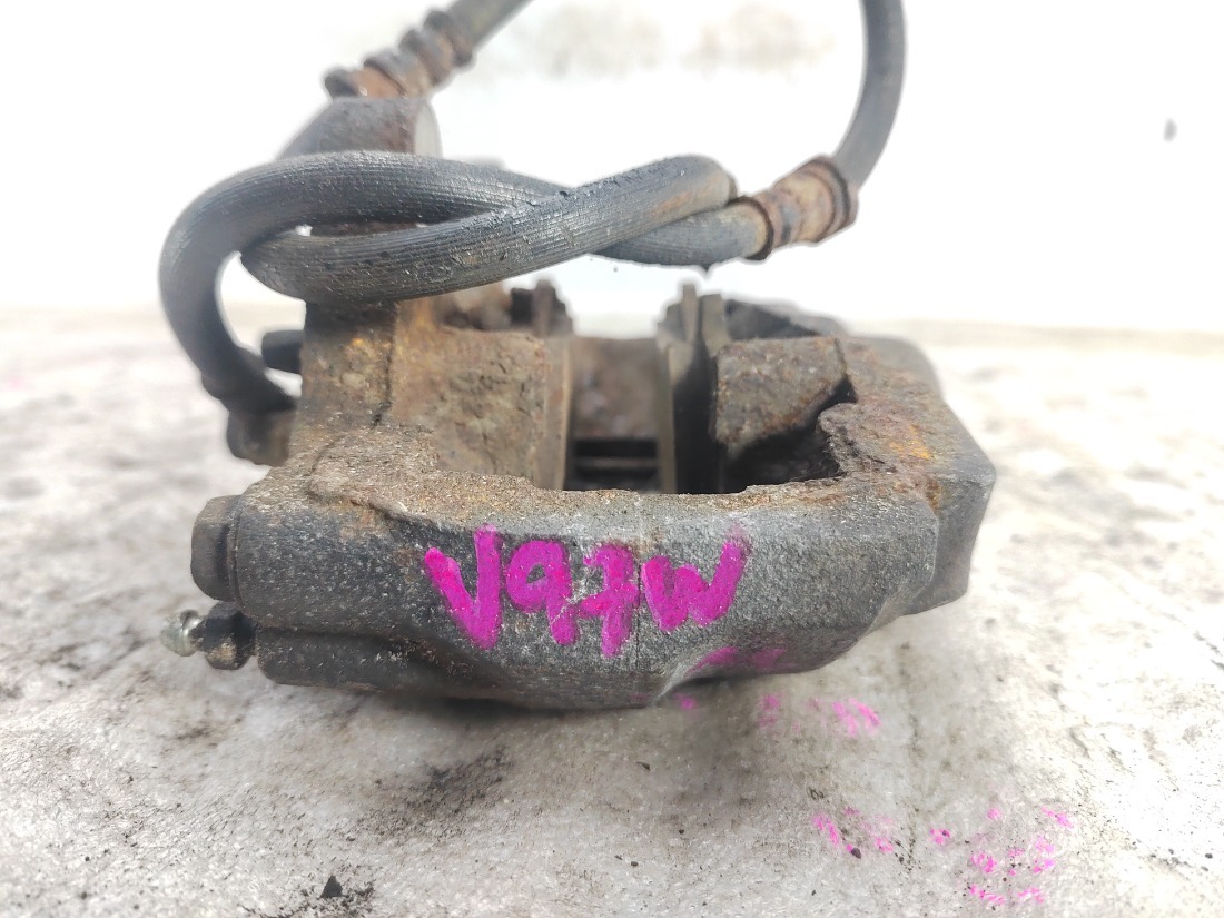 Суппорт передний правый Pajero 2008 V97W 6G75