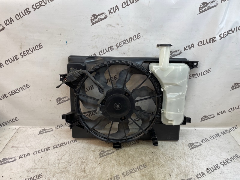 Диффузор радиатора Kia Ceed 2012-2018 JD 25380-A6200 Б/У
