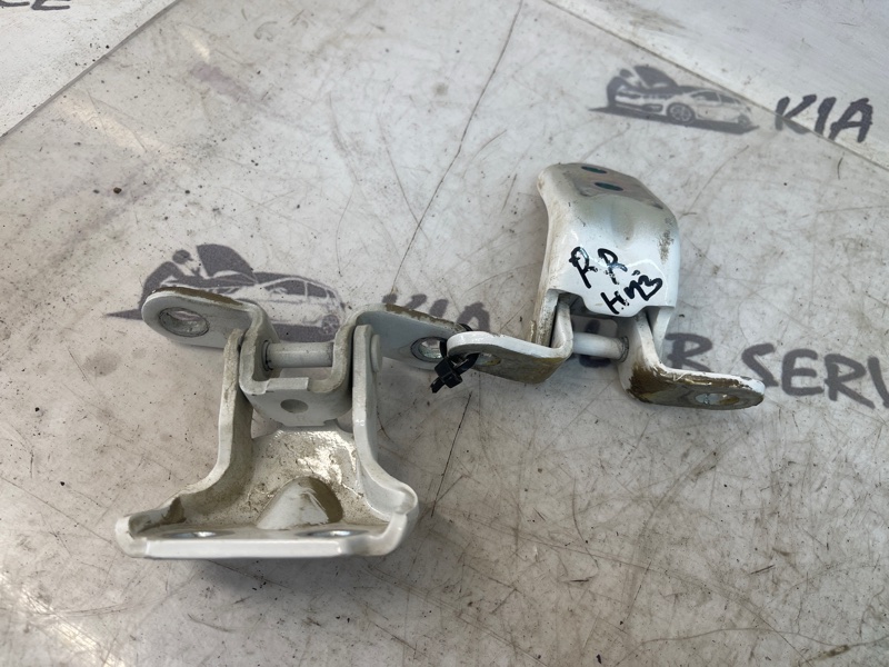 Петля двери задняя правая KIA Optima 2018 JF 79420-B3000 Б/У