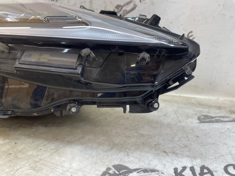 Фара правая RX 2018-2022 4