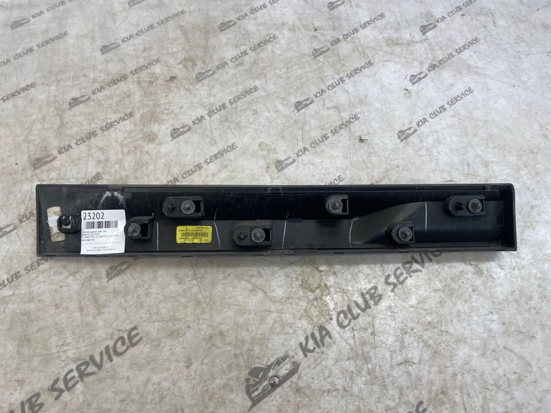 Накладка двери задняя левая X4 2020 G02