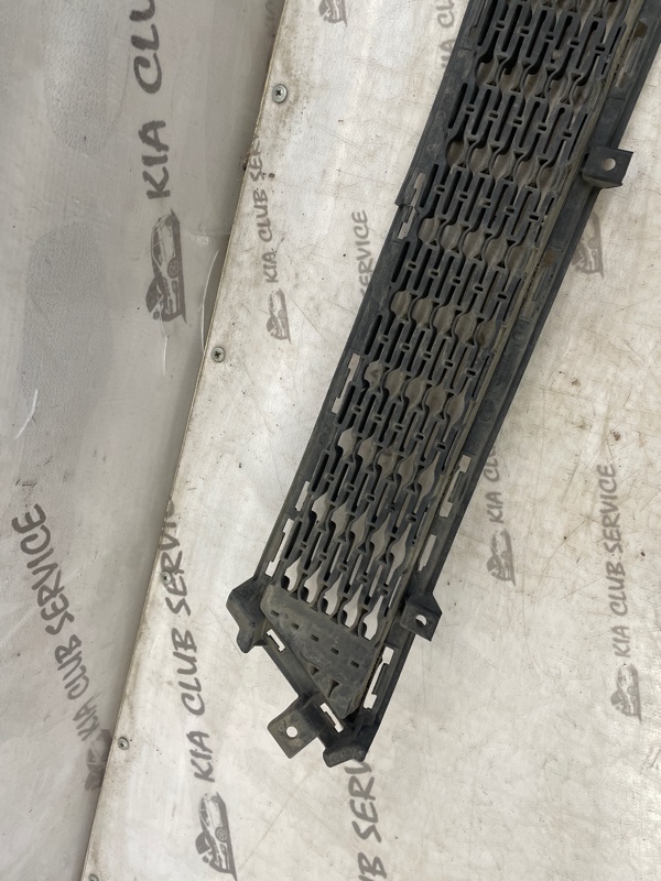 Решетка в бампер передняя CEED 2015-2018 JD