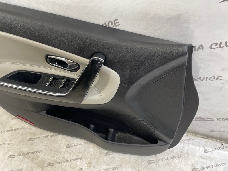 Обшивка боковой двери передняя левая CEED 2015-2018 JD