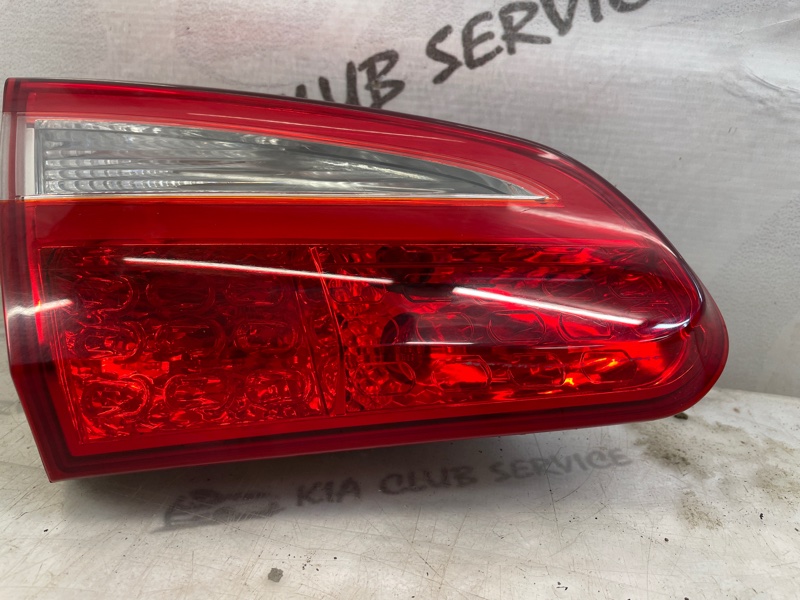 Фонарь в крышку багажника задний левый CEED 2015-2018 JD Фонарь в крышку багажника задний левый CEED 2015-2018 JD