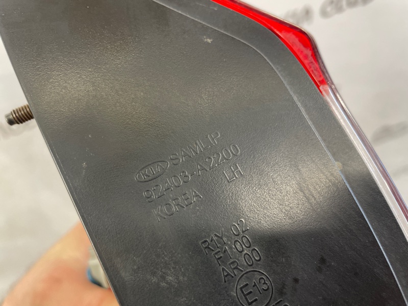 Фонарь в крышку багажника задний левый CEED 2015-2018 JD Фонарь в крышку багажника задний левый CEED 2015-2018 JD