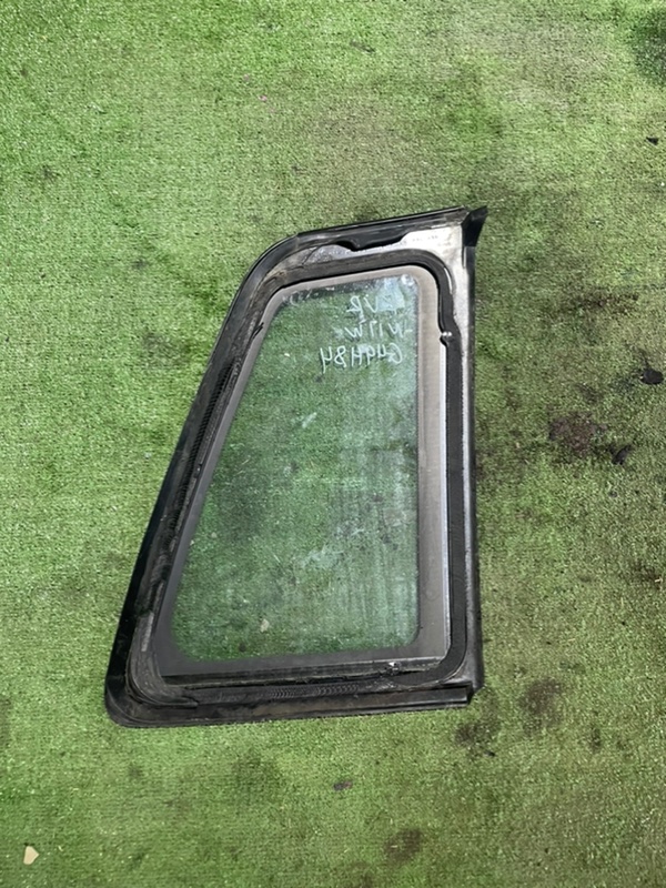 Стекло собачника заднее левое RVR 1996 N11W 4G93