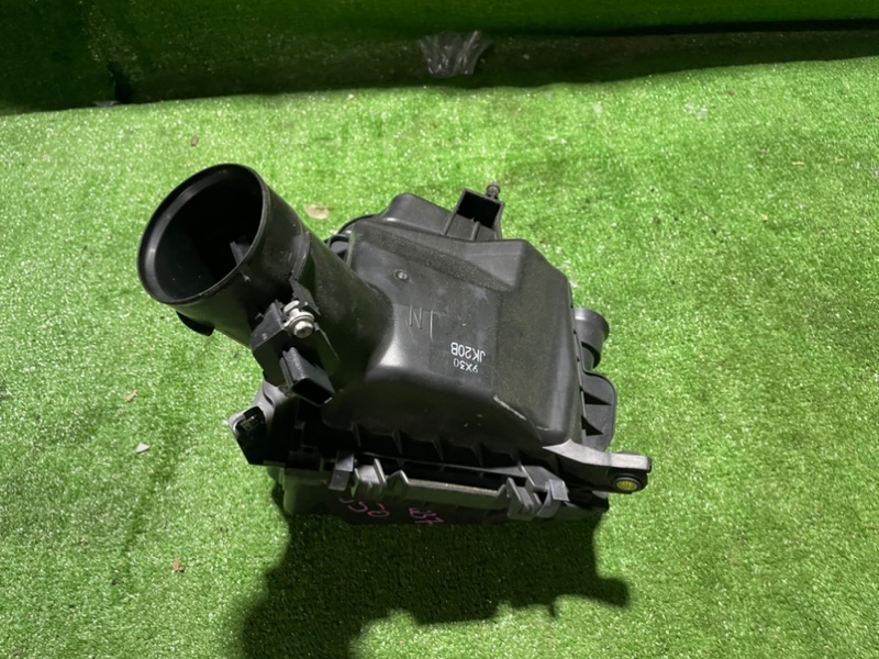 Корпус воздушного фильтра EX37 2014 J50 VQ37HR