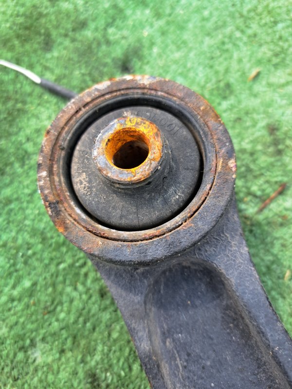 РЫЧАГ задний JIMNY 2005 JB23W K6A-T РЫЧАГ задний JIMNY 2005 JB23W K6A-T