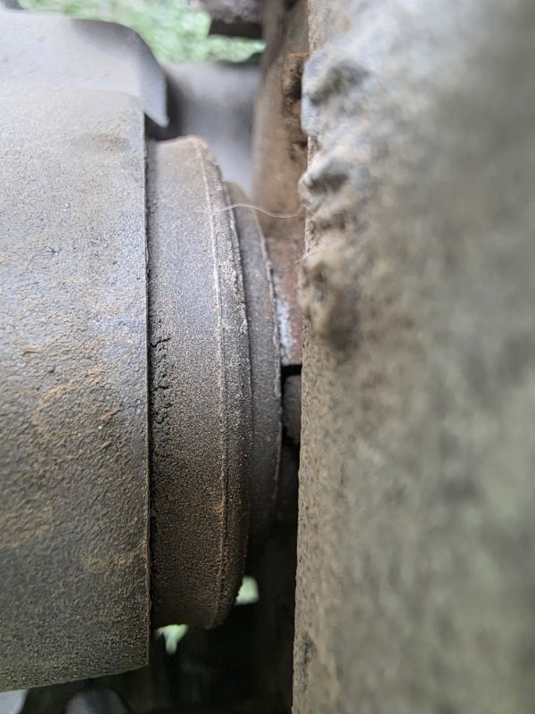 Суппорт тормозной задний левый PRIUS 2015 ZVW51 2ZR-FXE