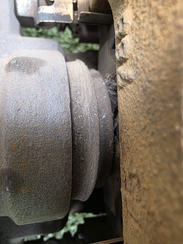 Суппорт тормозной задний левый PRIUS 2015 ZVW50 2ZR-FXE