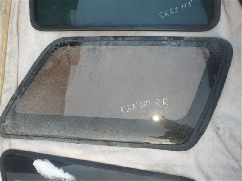 Стекло собачника Toyota Hilux Surf KZN130 1KZ 1994 заднее правое