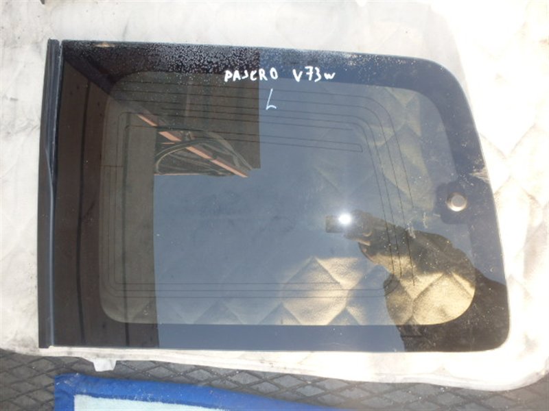 Стекло собачника Mitsubishi Pajero V73W 6G72 заднее правое