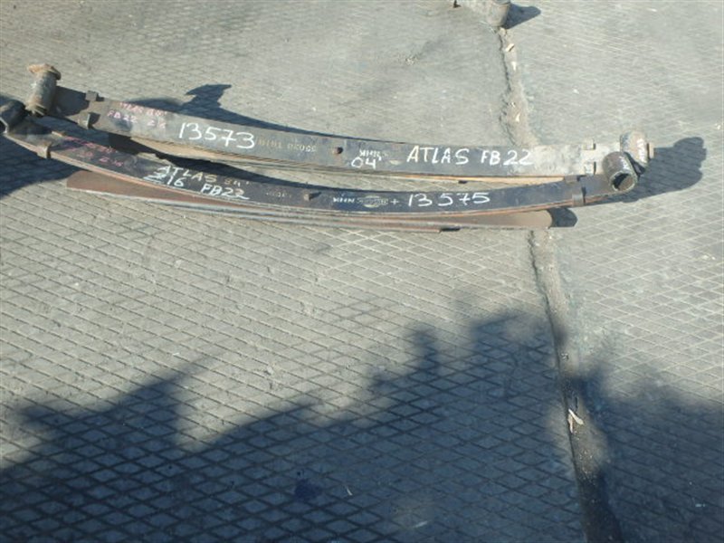 5 тонны задние рессоры. Задние кронштейны рессор ниссан атлас. Рессоры на атлас. Задние рессоры на nissan atlas. Передние рессоры ниссан атлас.