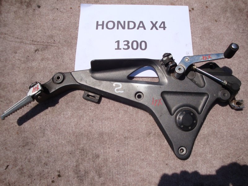 Кронштейн Honda X4 SC38 SC38E