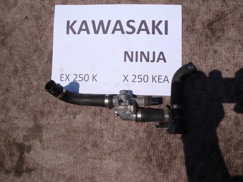 Корпус термостата Kawasaki Ninja EX250K X250KEA