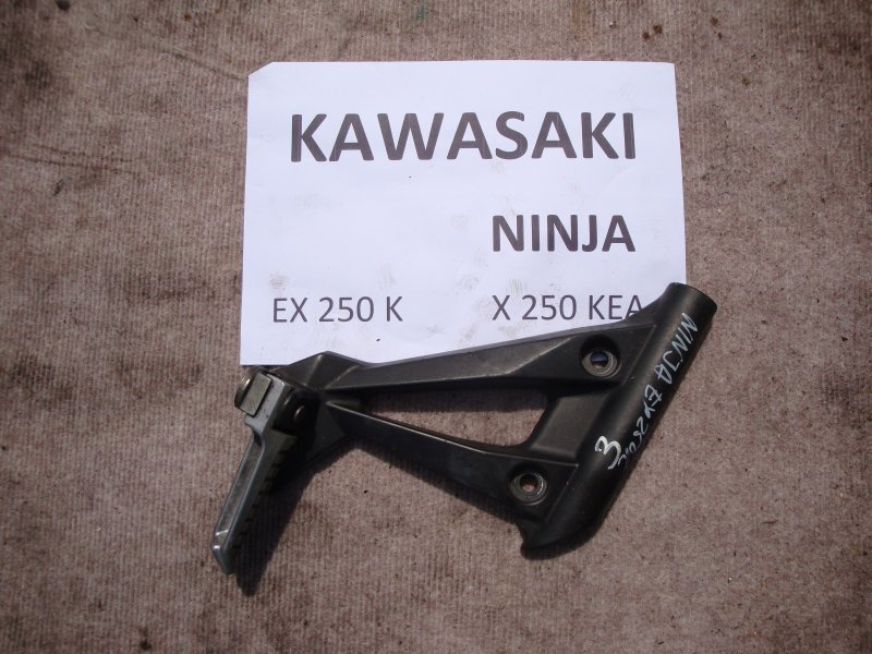 Подножка Kawasaki Ninja EX250K X250KEA задняя правая