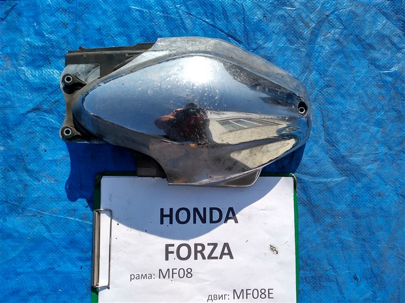Крышка боковая Honda Forza MF08 MF08E