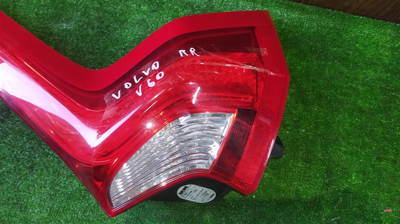 Стоп-сигнал правый V60 FW